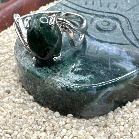 Alquimia Silver and Green Stone Ring - Picture 1 of 6